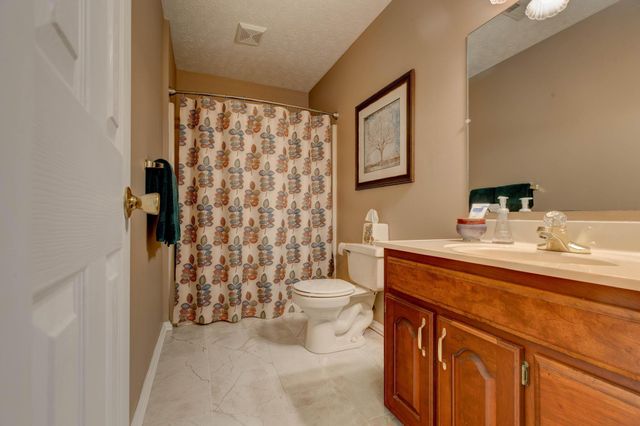 182 Chardonnay Court, Winchester, KY 40392