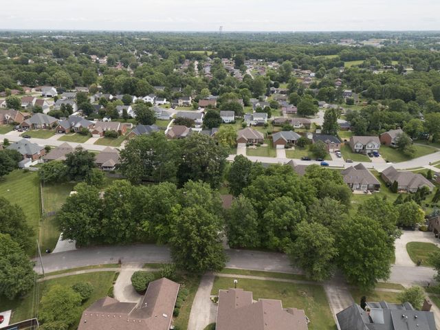 182 Chardonnay Court, Winchester, KY 40392