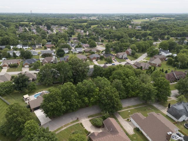 182 Chardonnay Court, Winchester, KY 40392