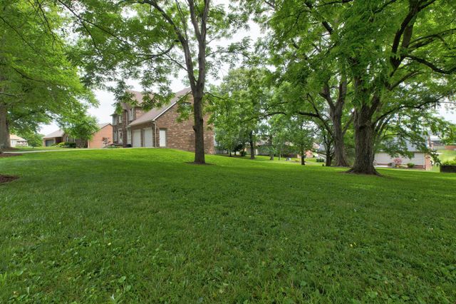 182 Chardonnay Court, Winchester, KY 40392