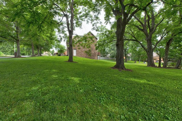 182 Chardonnay Court, Winchester, KY 40392