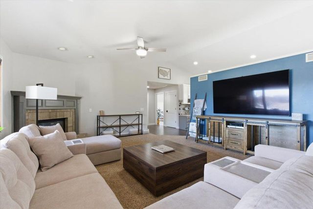 1331 County Road D, Oregon, WI 53575