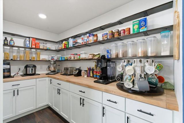 1331 County Road D, Oregon, WI 53575