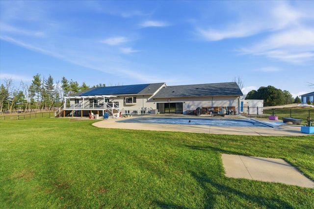 1331 County Road D, Oregon, WI 53575