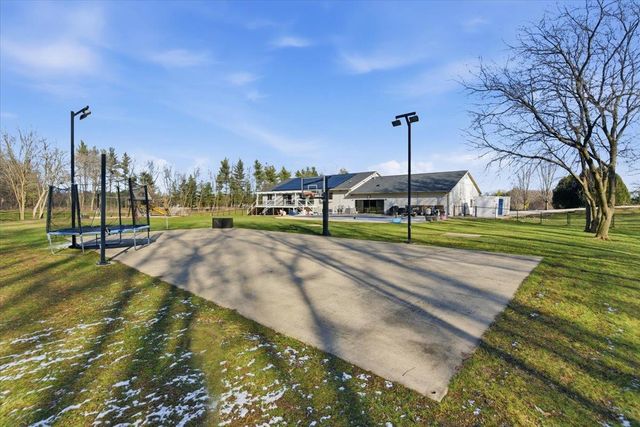 1331 County Road D, Oregon, WI 53575