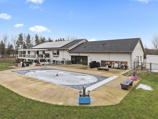 1331 County Road D, Oregon, WI 53575