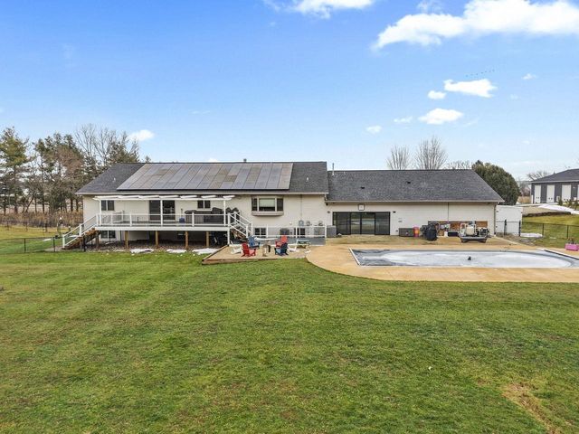 1331 County Road D, Oregon, WI 53575