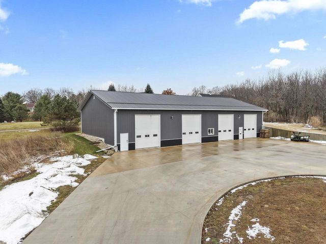 1331 County Road D, Oregon, WI 53575