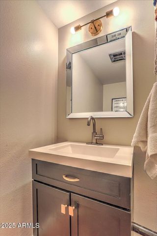 8520 E MONTEBELLO Avenue, Scottsdale, AZ 85250