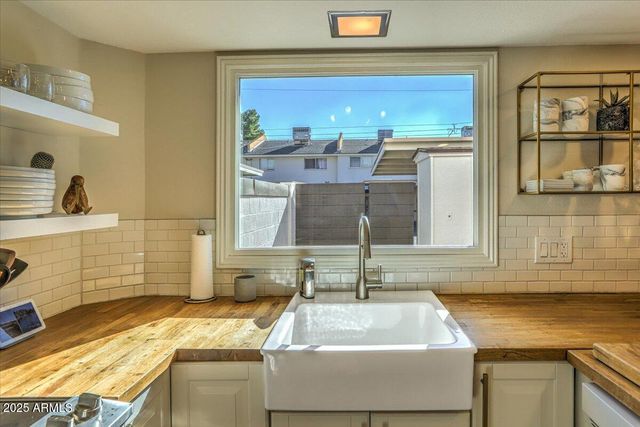 8520 E MONTEBELLO Avenue, Scottsdale, AZ 85250