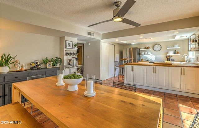 8520 E MONTEBELLO Avenue, Scottsdale, AZ 85250