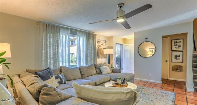 8520 E MONTEBELLO Avenue, Scottsdale, AZ 85250