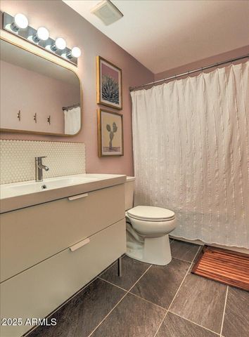 8520 E MONTEBELLO Avenue, Scottsdale, AZ 85250