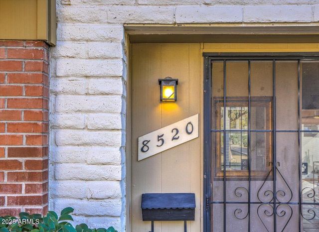 8520 E MONTEBELLO Avenue, Scottsdale, AZ 85250