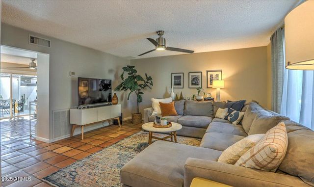 8520 E MONTEBELLO Avenue, Scottsdale, AZ 85250