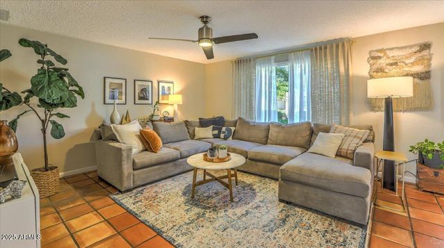 8520 E MONTEBELLO Avenue, Scottsdale, AZ 85250