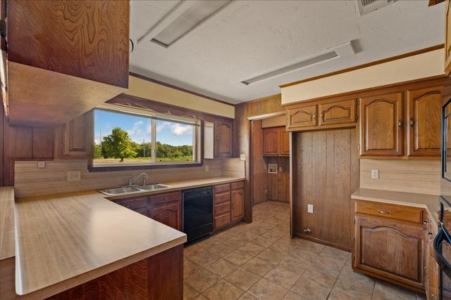3168 County Road 2182, Greenville, TX 75402