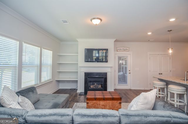 2562 Rathburn Circle, Loganville, GA 30052