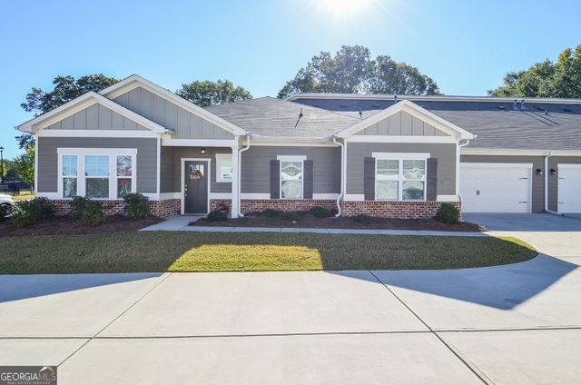 2562 Rathburn Circle, Loganville, GA 30052