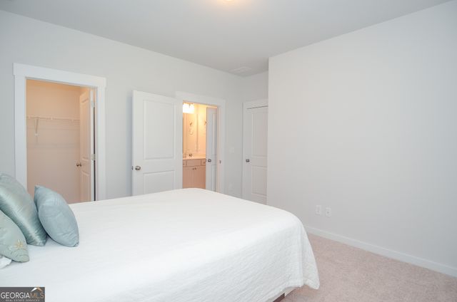 2562 Rathburn Circle, Loganville, GA 30052