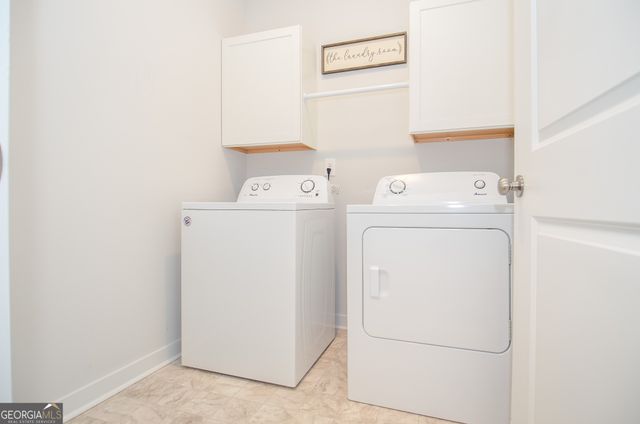 2562 Rathburn Circle, Loganville, GA 30052