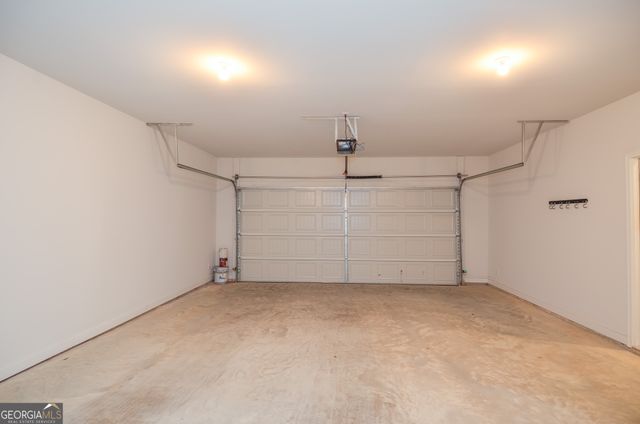 2562 Rathburn Circle, Loganville, GA 30052