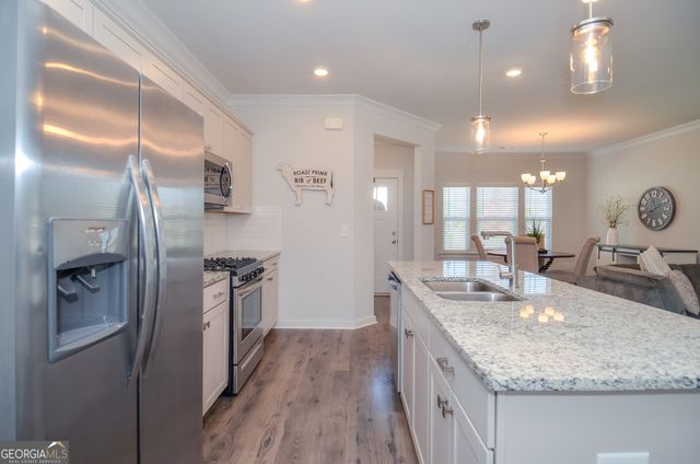 2562 Rathburn Circle, Loganville, GA 30052