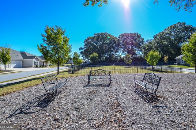 2562 Rathburn Circle, Loganville, GA 30052