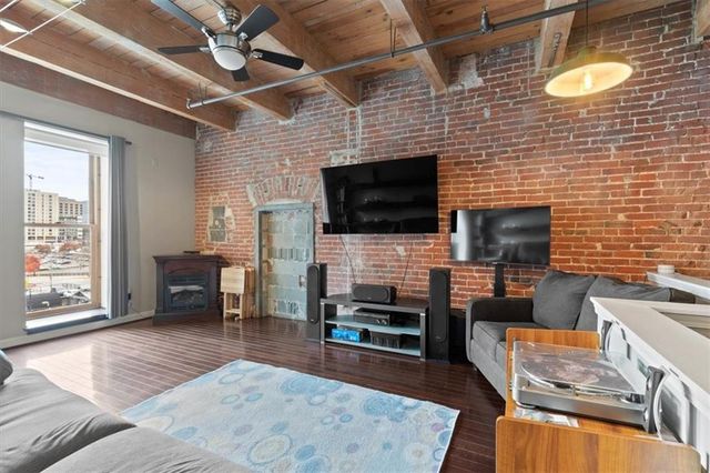 612 Central Street 304, Kansas City, MO 64105