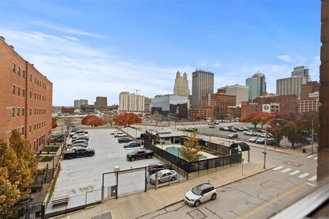 612 Central Street 304, Kansas City, MO 64105