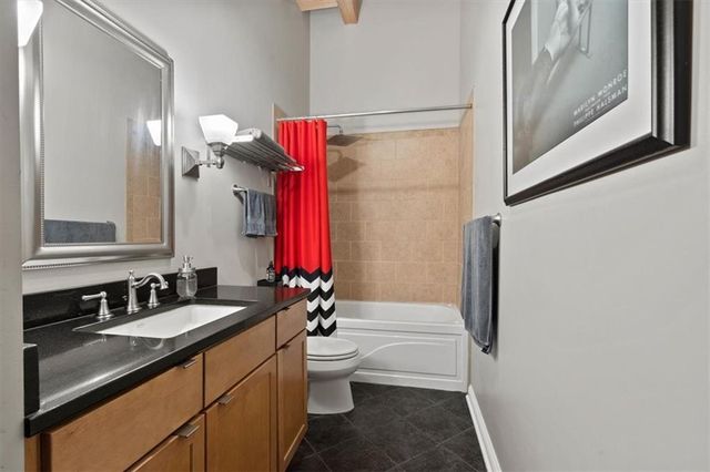 612 Central Street 304, Kansas City, MO 64105