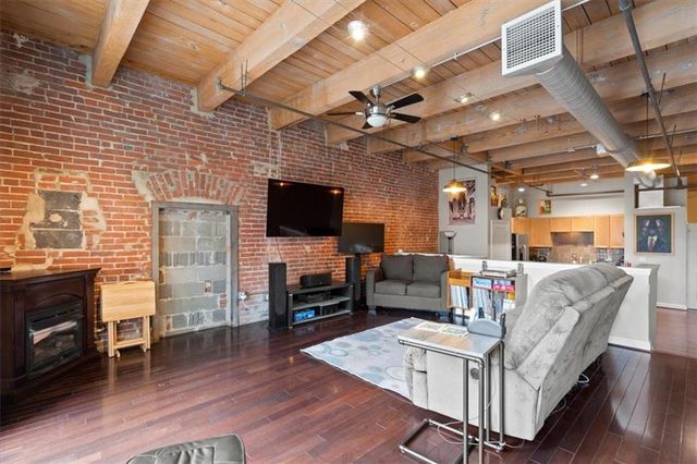 612 Central Street 304, Kansas City, MO 64105