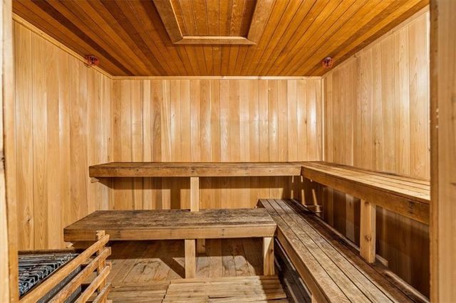 612 Central Street 304, Kansas City, MO 64105