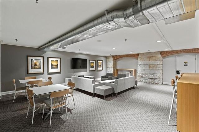 612 Central Street 304, Kansas City, MO 64105