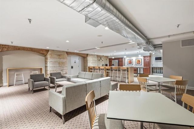 612 Central Street 304, Kansas City, MO 64105