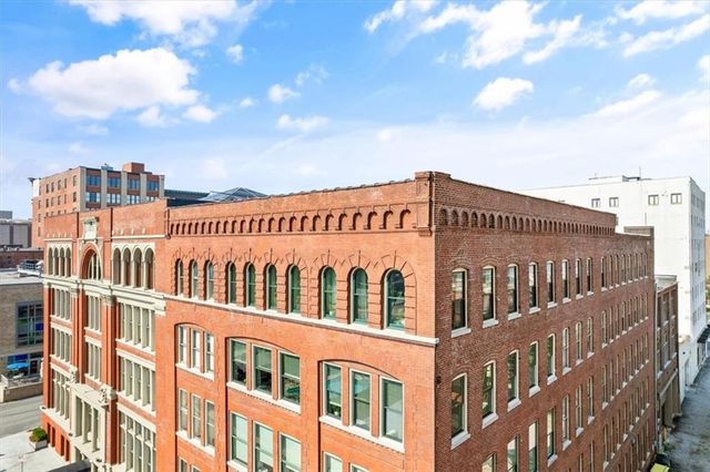 612 Central Street 304, Kansas City, MO 64105