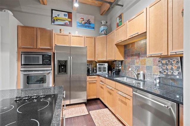 612 Central Street 304, Kansas City, MO 64105