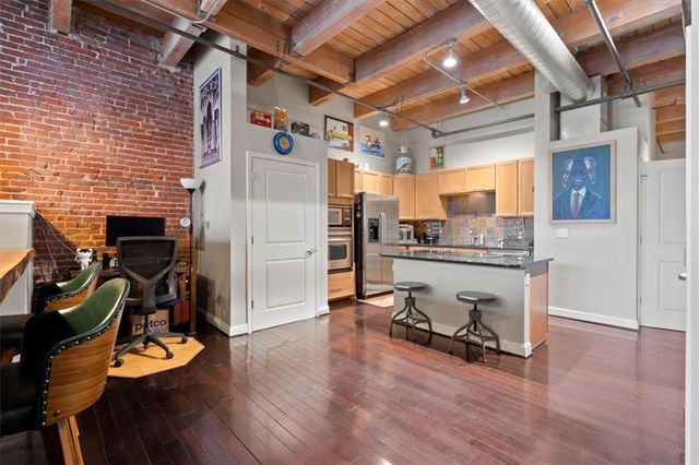 612 Central Street 304, Kansas City, MO 64105