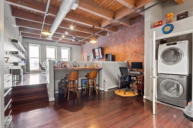 612 Central Street 304, Kansas City, MO 64105