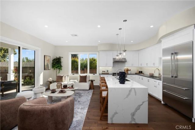 230 N Sunnyside Avenue, Sierra Madre, CA 91024