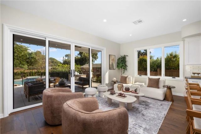 230 N Sunnyside Avenue, Sierra Madre, CA 91024