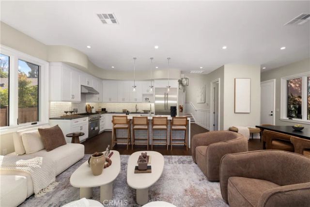 230 N Sunnyside Avenue, Sierra Madre, CA 91024