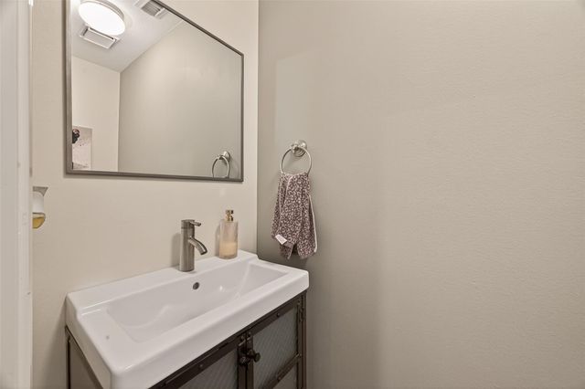 1317 Oneil Street, Houston, TX 77019