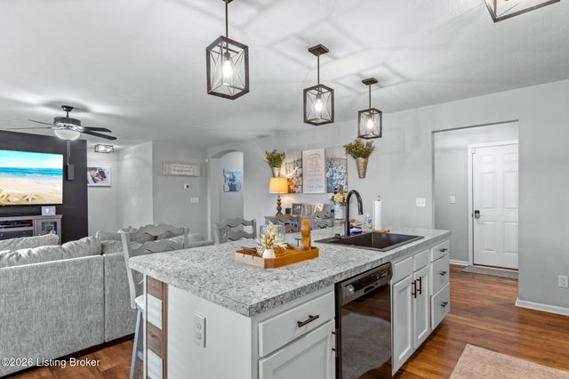 219 Magnolia Dr, Shepherdsville, KY 40165