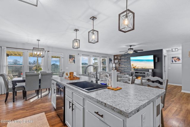 219 Magnolia Dr, Shepherdsville, KY 40165