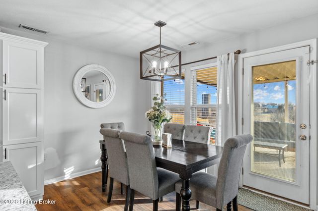 219 Magnolia Dr, Shepherdsville, KY 40165