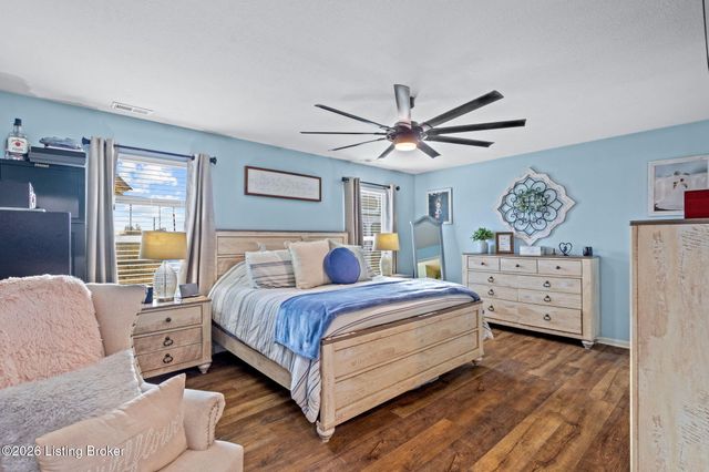 219 Magnolia Dr, Shepherdsville, KY 40165