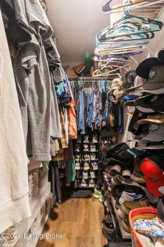 219 Magnolia Dr, Shepherdsville, KY 40165