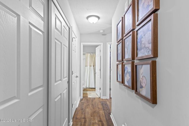 219 Magnolia Dr, Shepherdsville, KY 40165