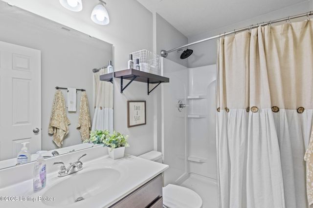 219 Magnolia Dr, Shepherdsville, KY 40165